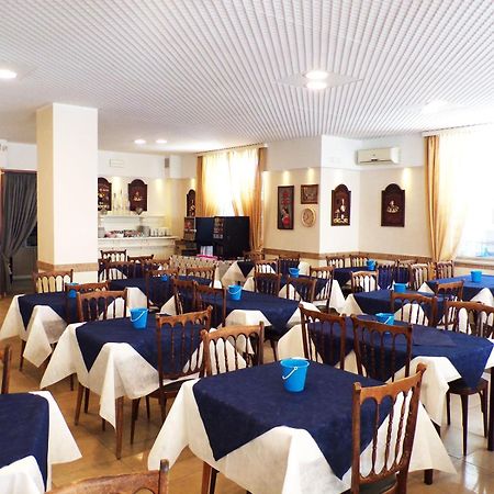 Hotel Graziella Mare リミニ エクステリア 写真